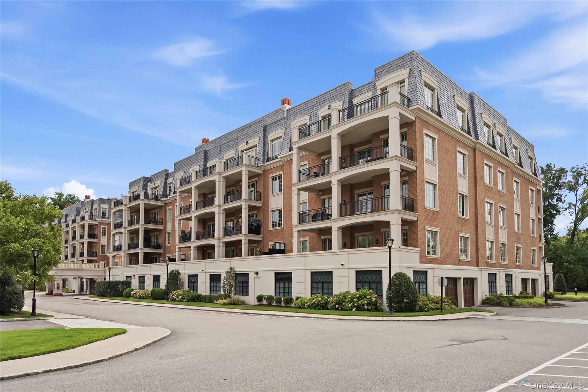 3000 Royal Court Unit 3206, North Hills NY 11040