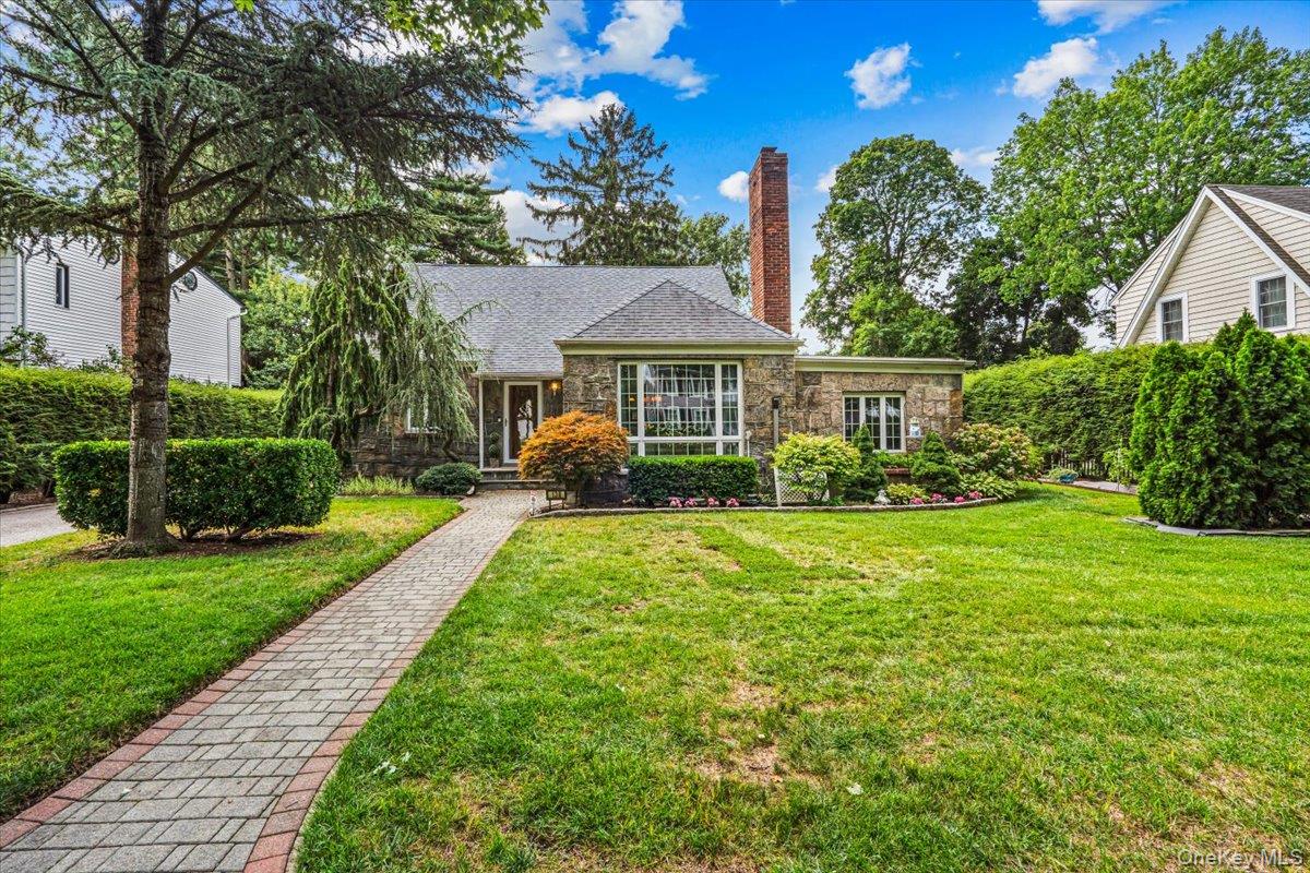 138 Locust Street, Garden City NY 11530