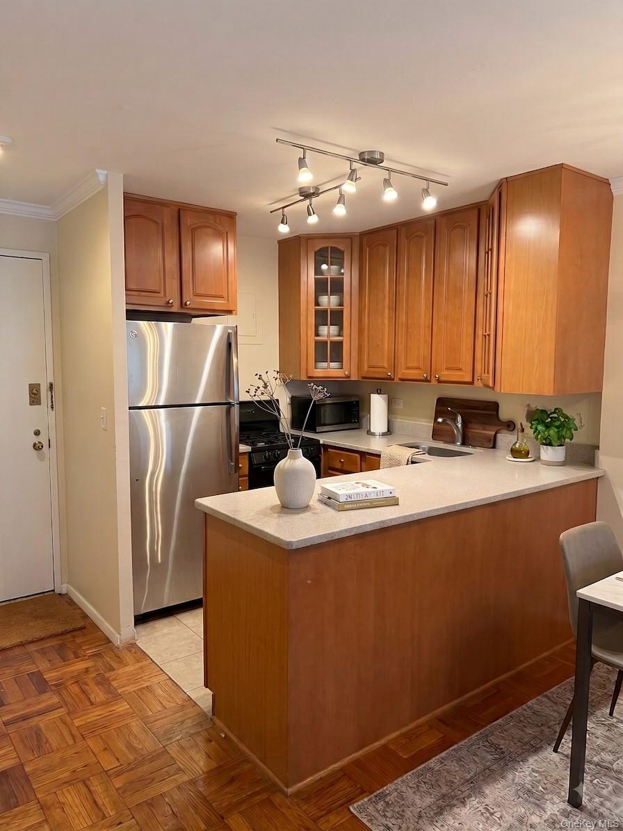 301 E 75th Street Unit 5J, Manhattan NY 10021