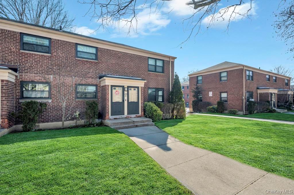 220-44 73rd Avenue Unit 26A1, Oakland Gardens NY 11364