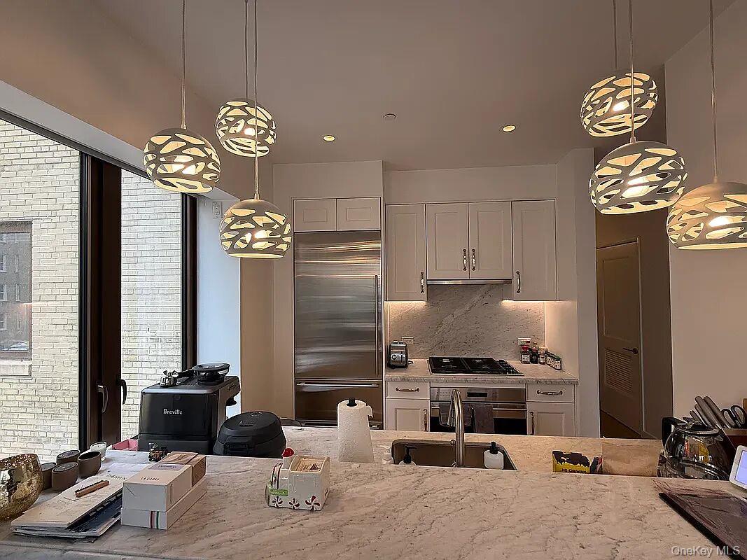 225 E 19th Street Unit 802, Manhattan NY 10003