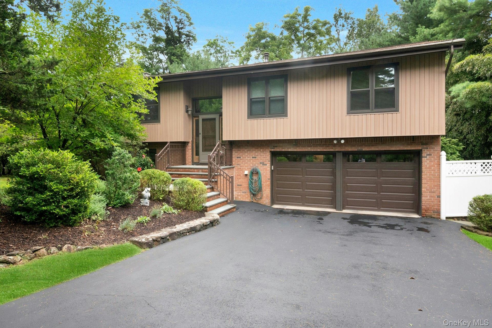 2 Lakeview Avenue W, Cortlandt Manor NY 10567