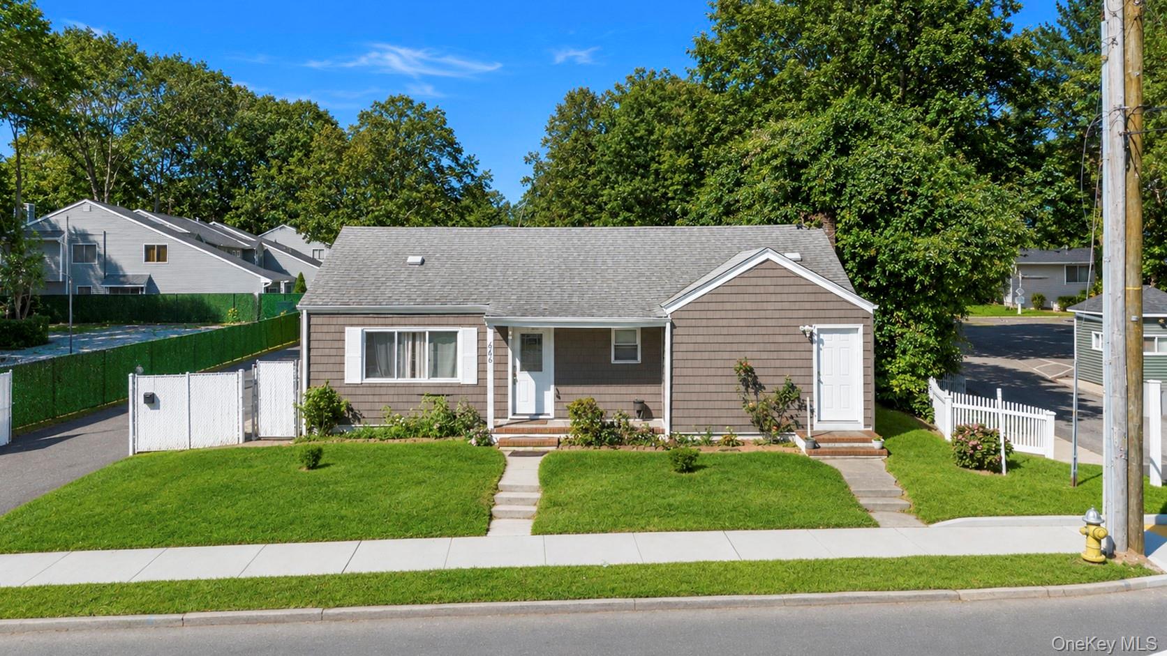 666 Rosevale Avenue, Lake Ronkonkoma NY 11779