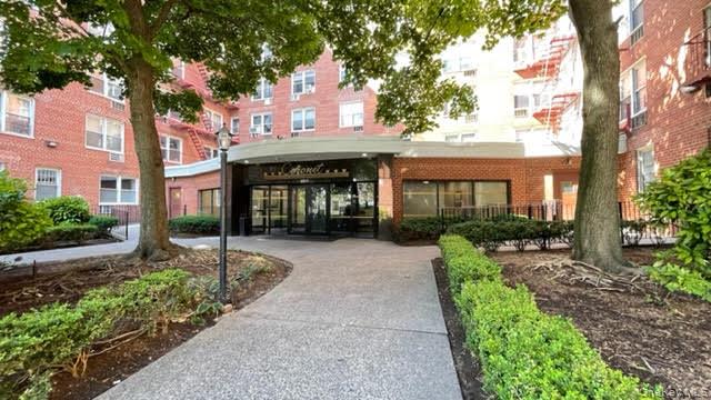 63-11 Queens Boulevard Unit E17, Woodside NY 11377