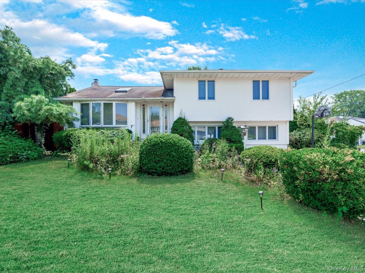 1 Debora Drive, Plainview NY 11803