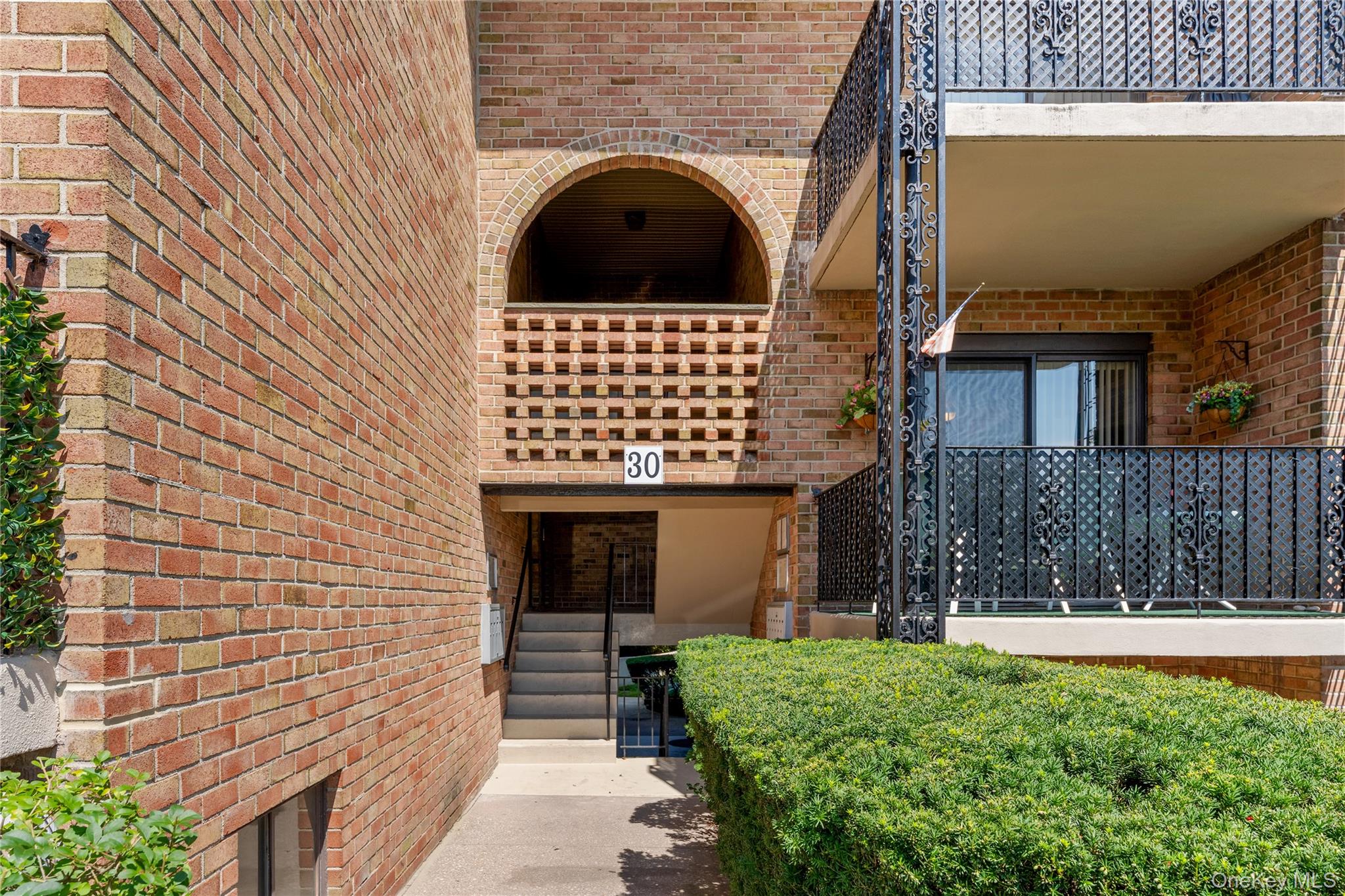 30 Gateway Road Unit 102N, Yonkers NY 10701