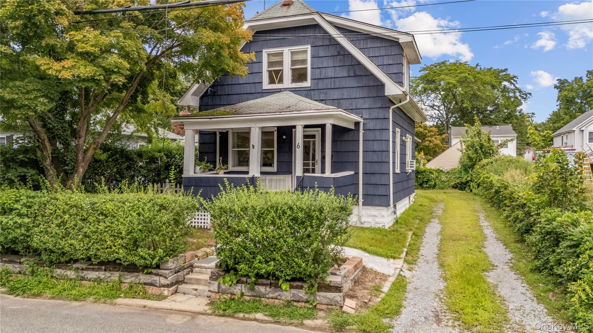 6 Littleworth Lane, Sea Cliff NY 11579