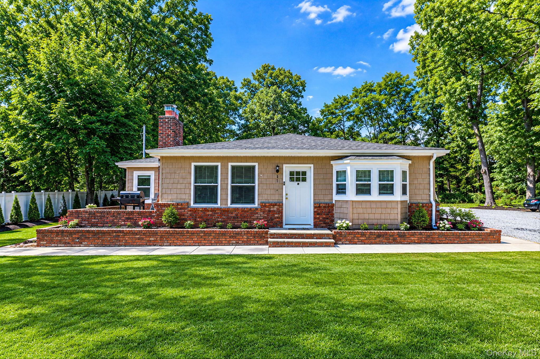 4 Sunny Road, Saint James NY 11780