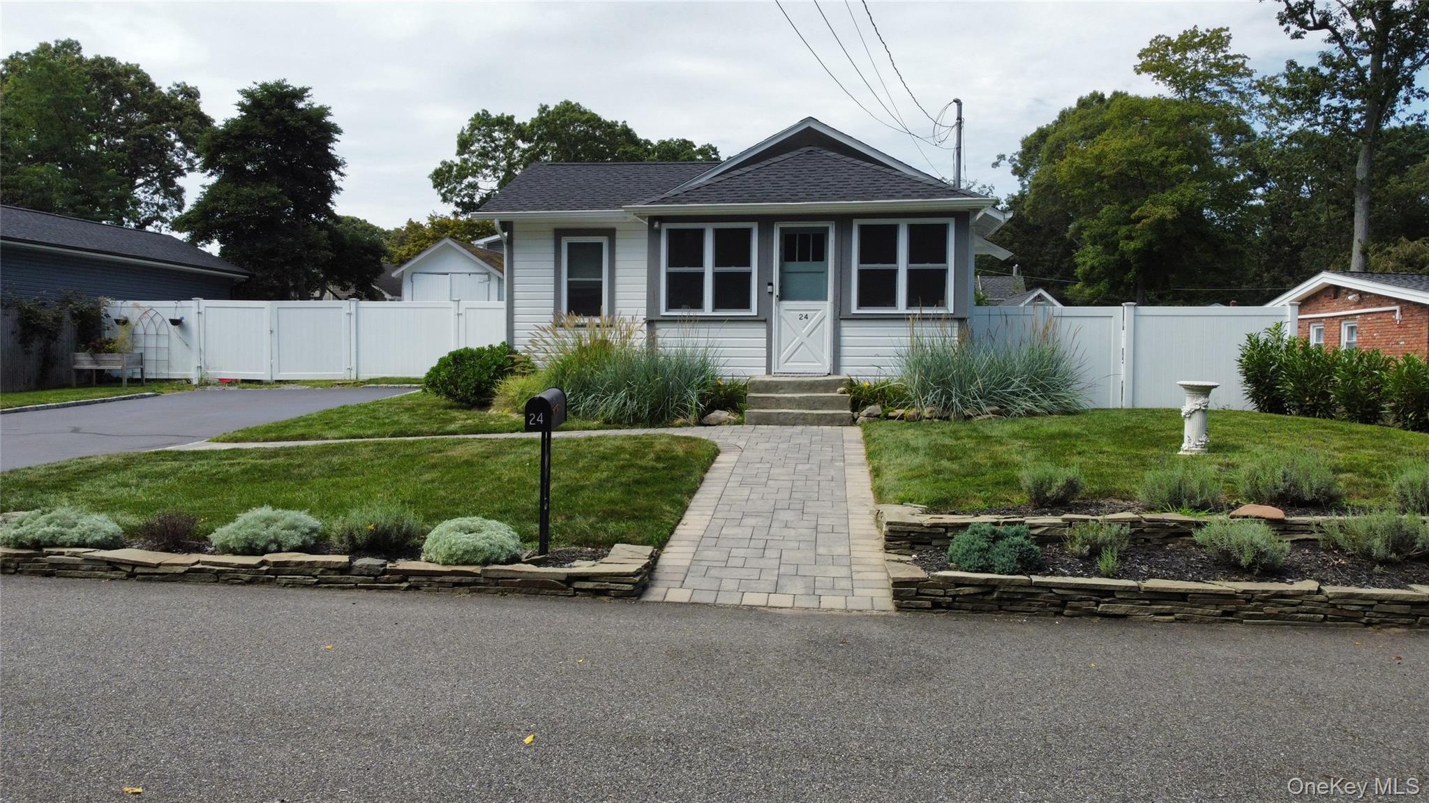 24 Canary Road, Rocky Point NY 11778