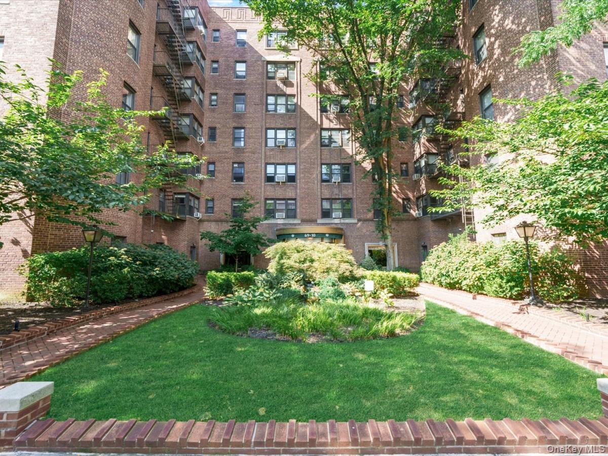 69-10 Yellowstone Boulevard Unit 202, Forest Hills NY 11375