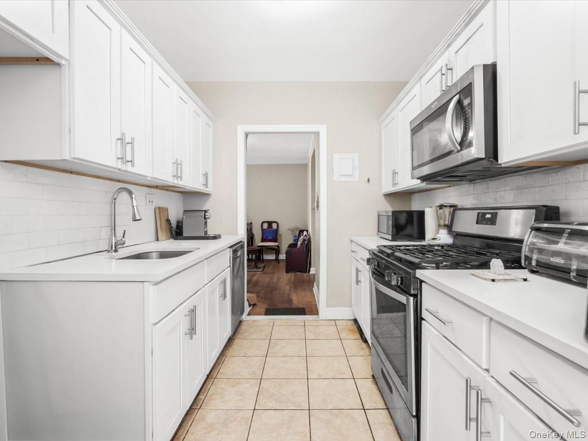69-10 Yellowstone Boulevard Unit 202, Forest Hills NY 11375