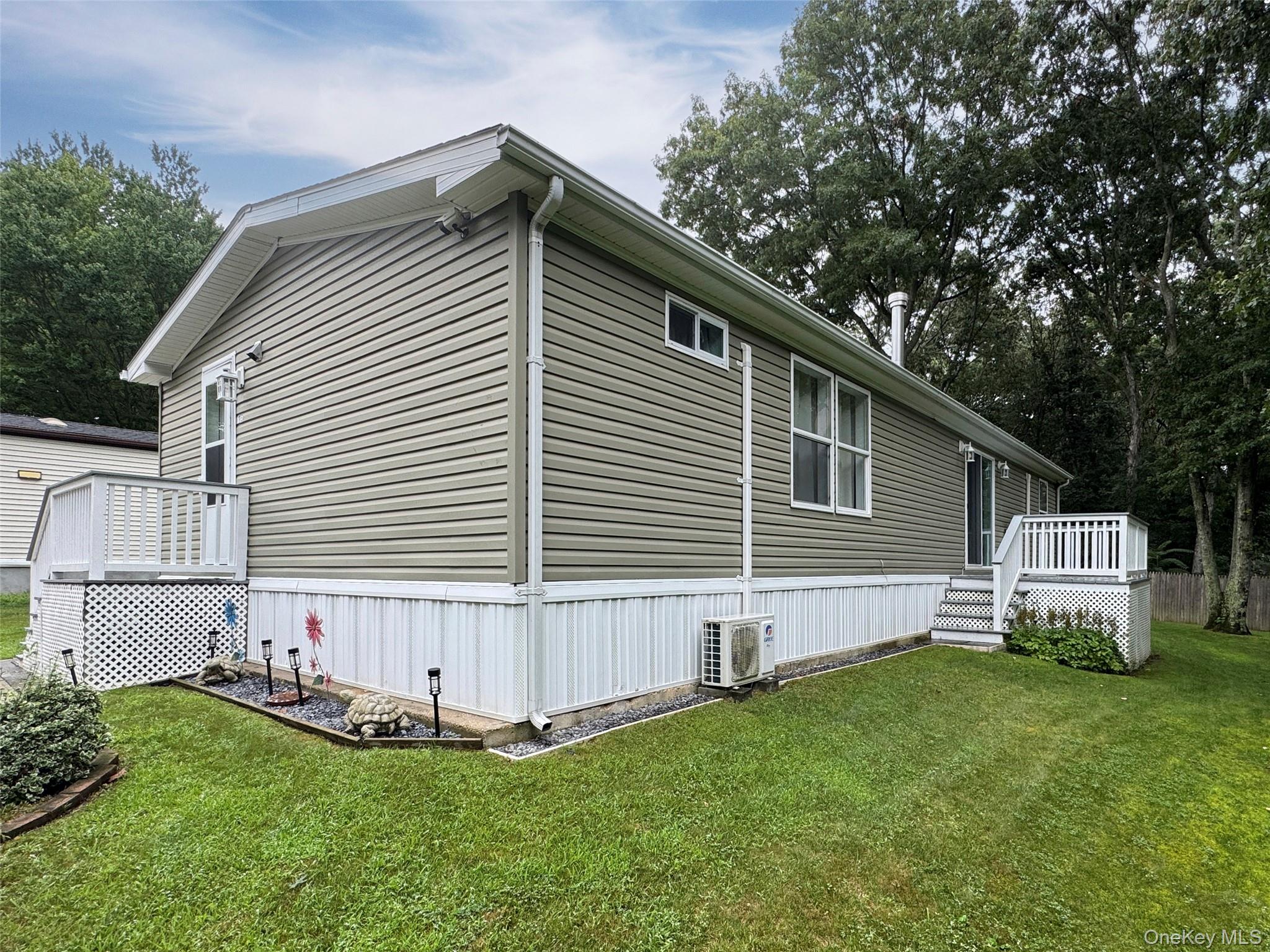 1800 Osborn Avenue Unit 1E, Riverhead NY 11901