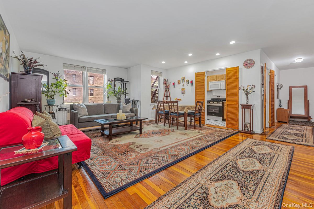 66-33 Yellowstone Boulevard Unit 5B, Forest Hills NY 11375