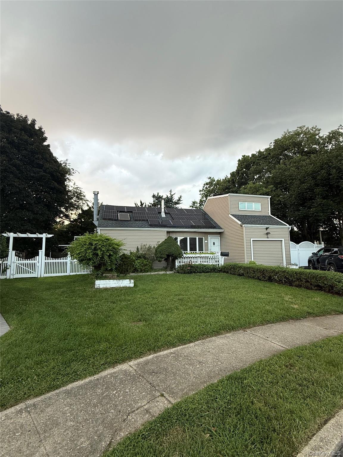 4 Sandy Court, Deer Park NY 11729