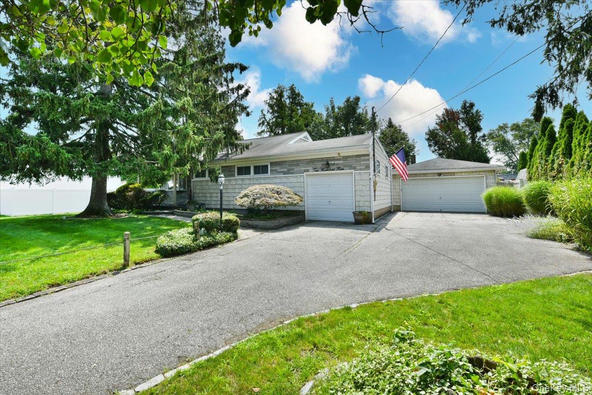 204 Franklin Street, Massapequa Park NY 11762