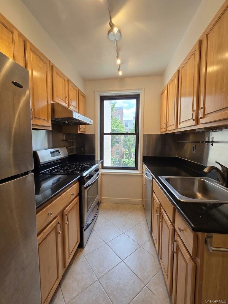 6448 Booth Street Unit 4D, Rego Park NY 11374