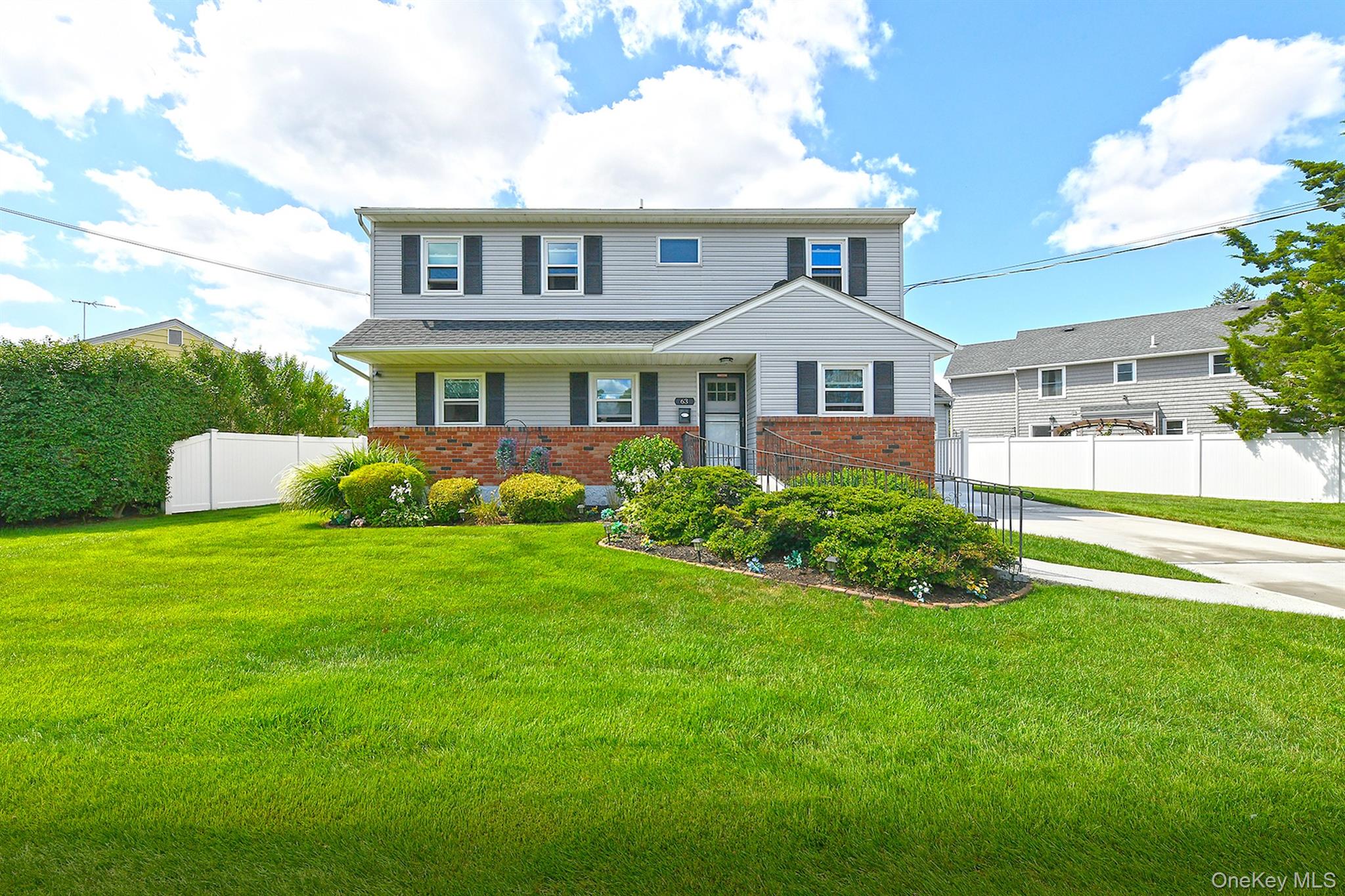 63 Michele Terrace, Massapequa Park NY 11762