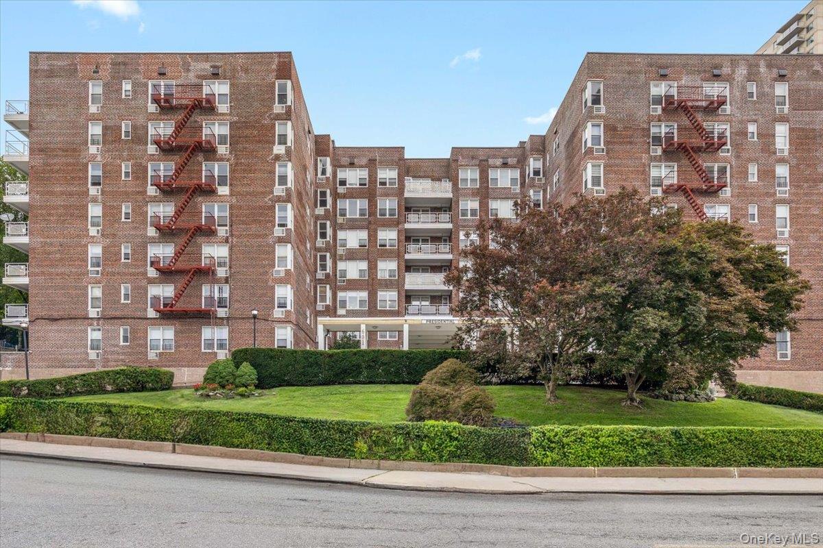 601 Kappock Street Unit 1P, Bronx NY 10463