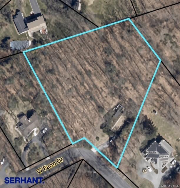 107 W Farm Drive, Melville NY 11747