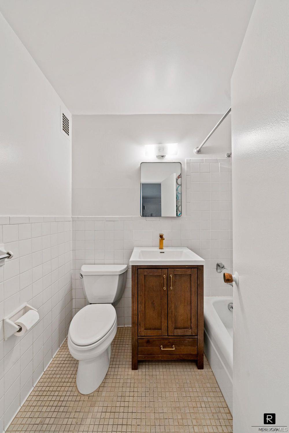 90 Gold Street Unit 5-A, Manhattan NY 10038