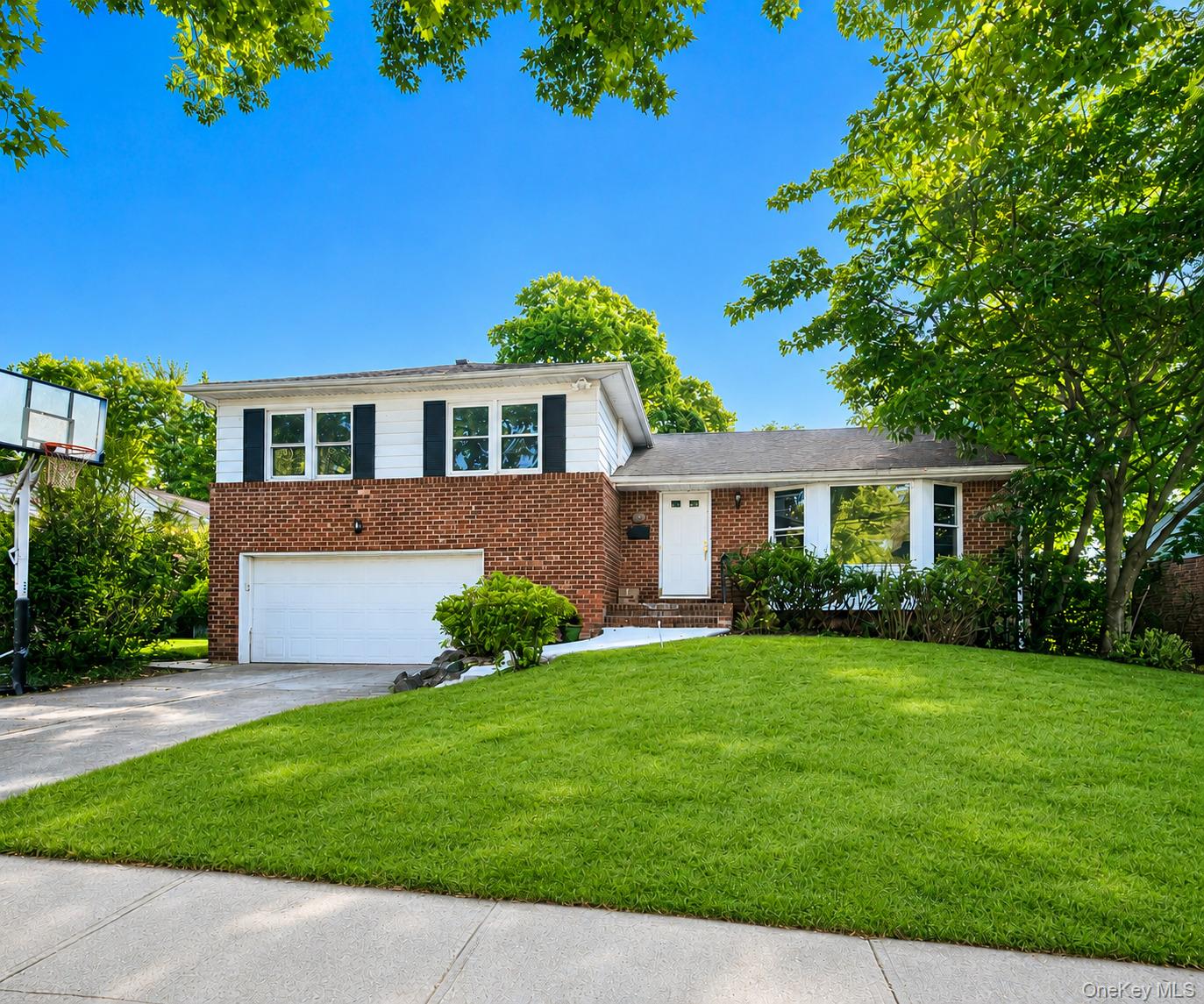 64 Morewood Oaks, Port Washington NY 11050