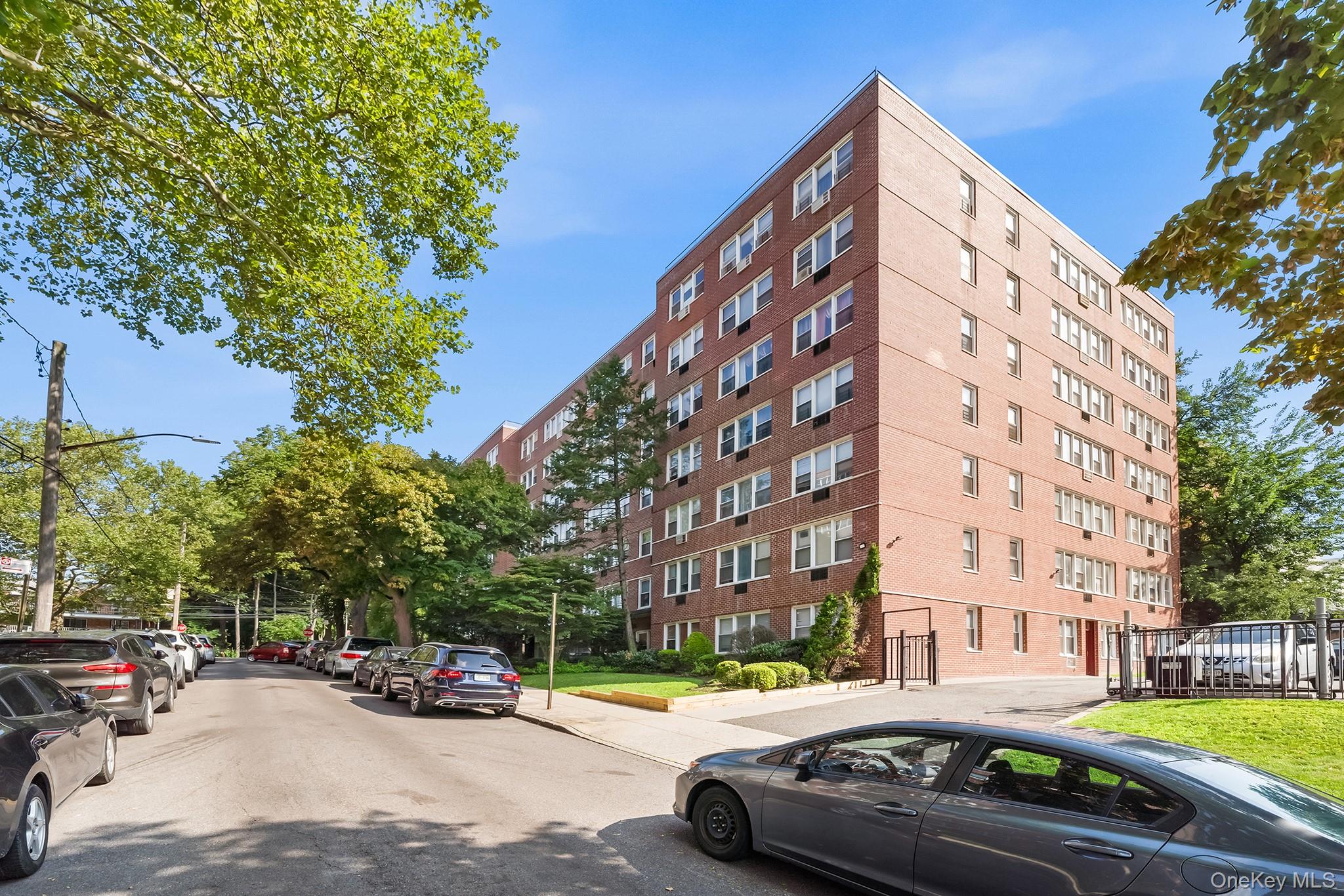 87-15 165th Street Unit 5E, Jamaica NY 11432