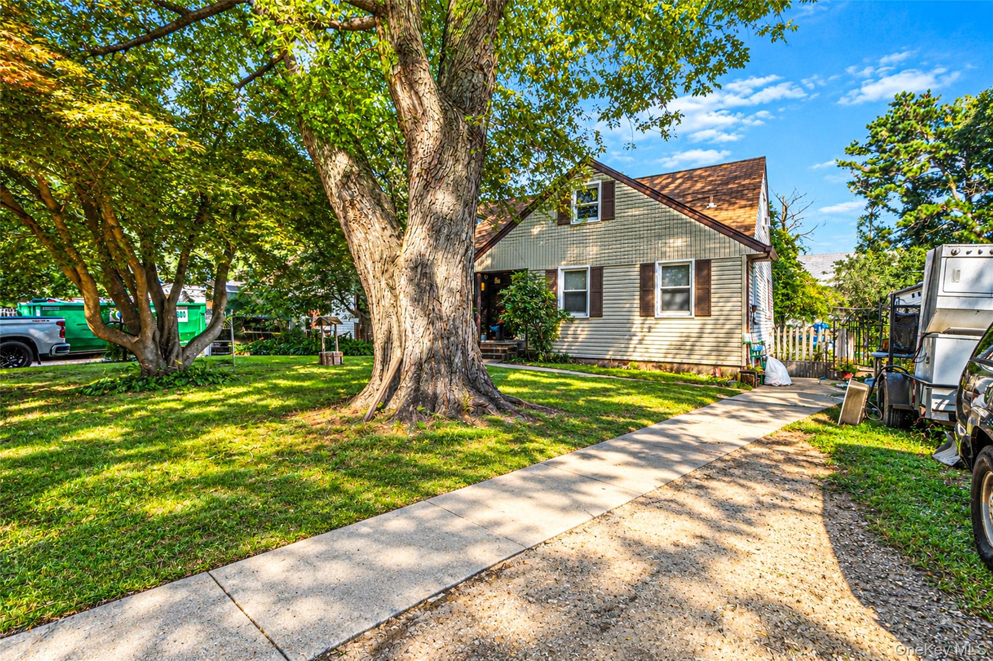3698 Horseblock Road, Medford NY 11763