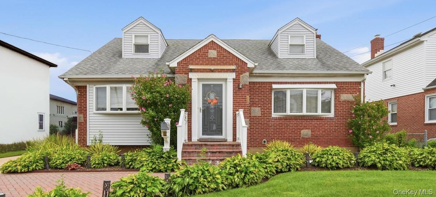 66 Caroline Avenue, Franklin Square NY 11010