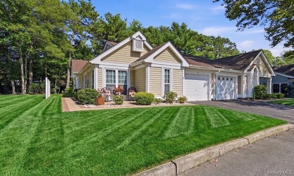 15 Glen Drive, Ridge NY 11961
