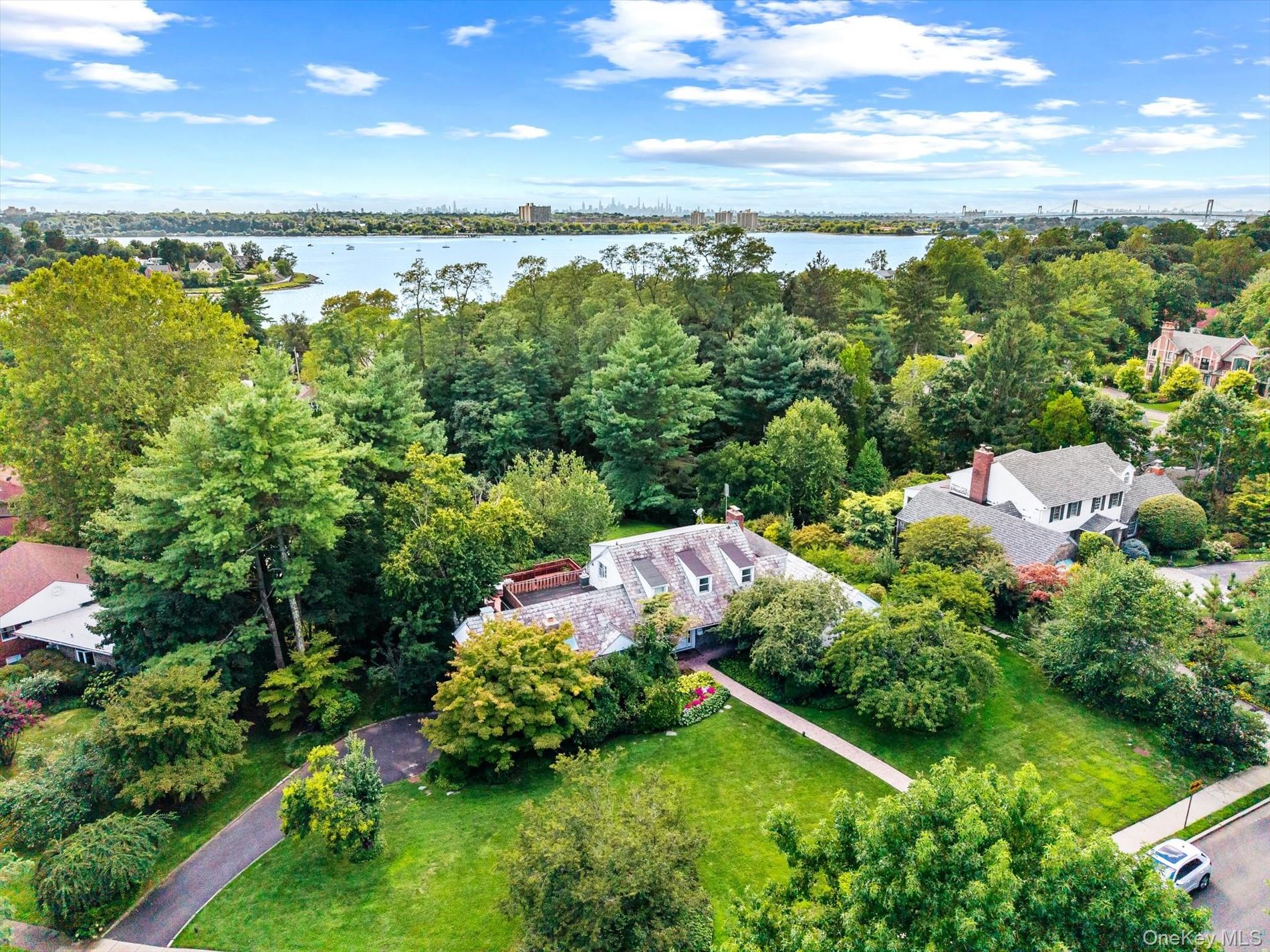 10 Vista Drive, Great Neck NY 11021