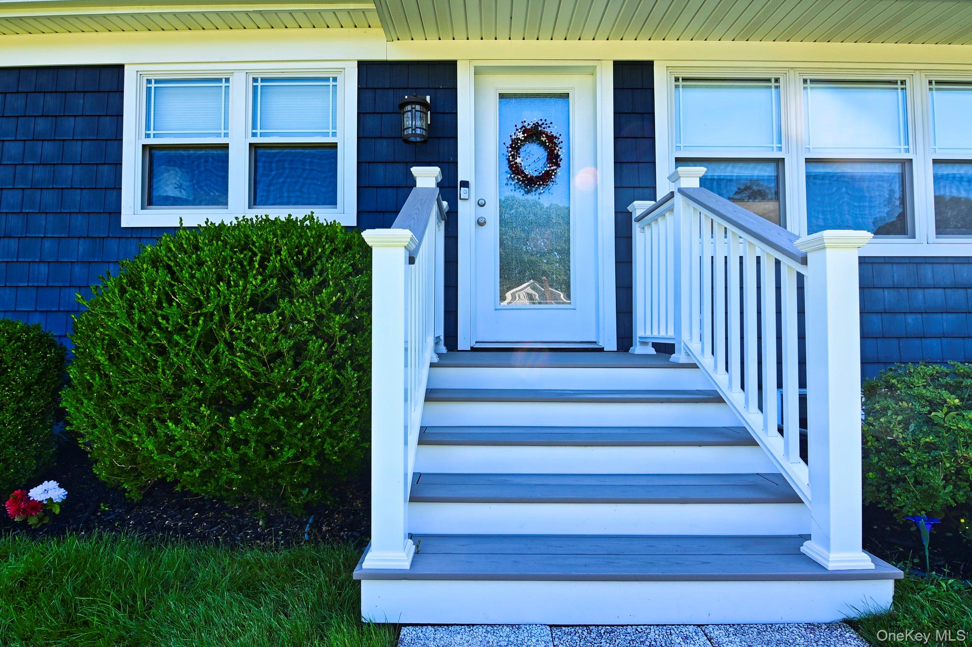 14 Kathy Street, Hampton Bays NY 11946