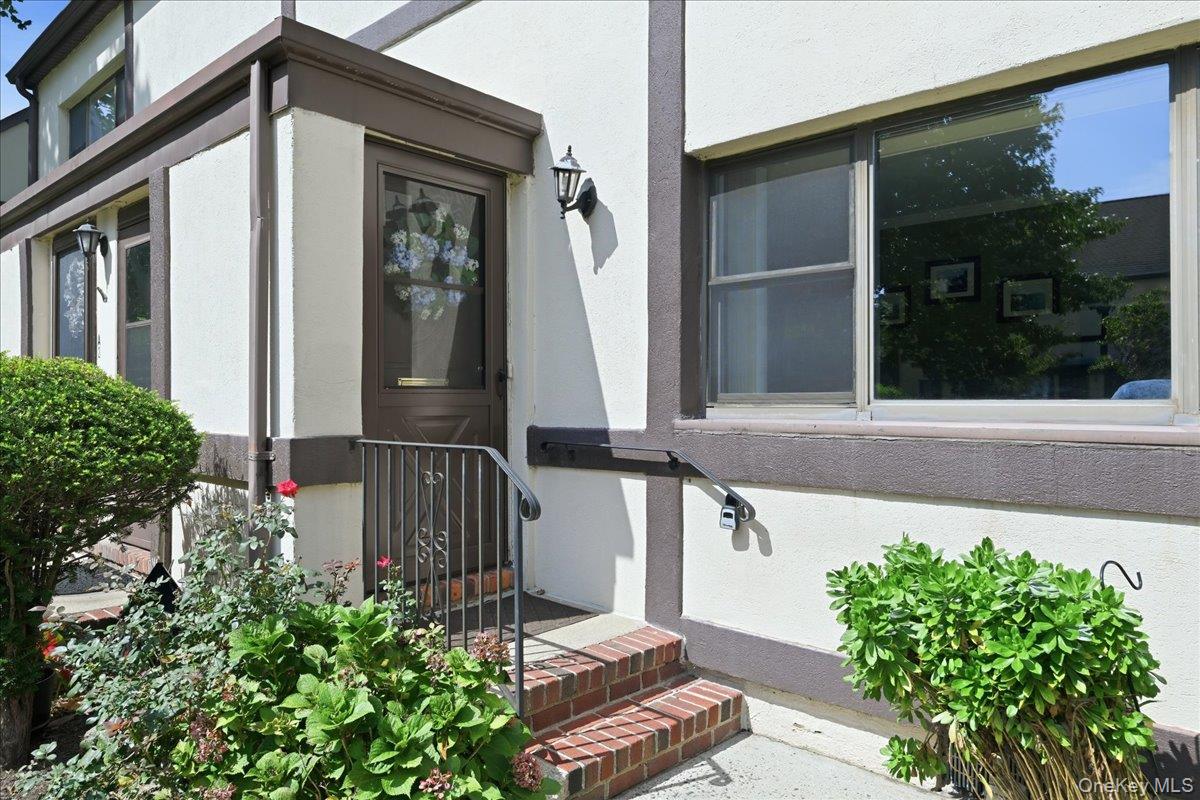 123 Fifteenth Unit B1, Garden City NY 11530