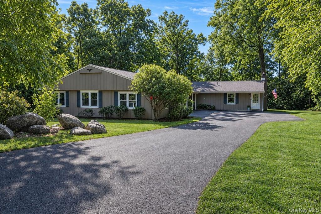 110-112 S Jacqueline Street, New Windsor NY 12553
