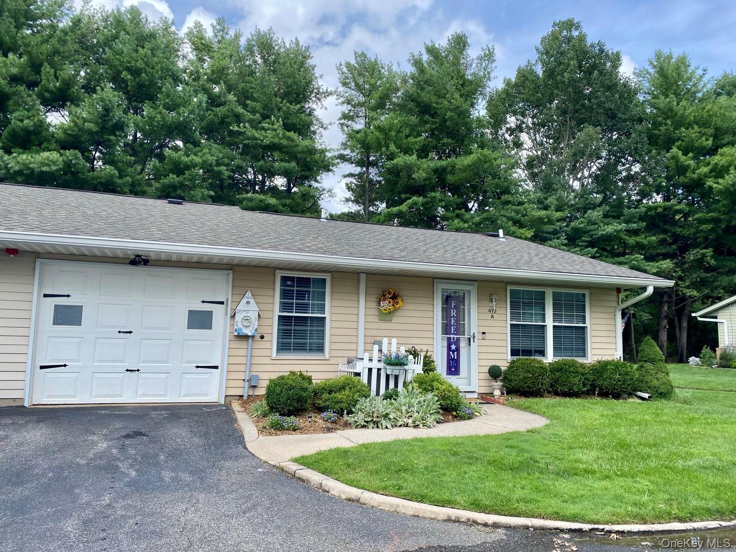 472A Darwen Drive, Ridge NY 11961