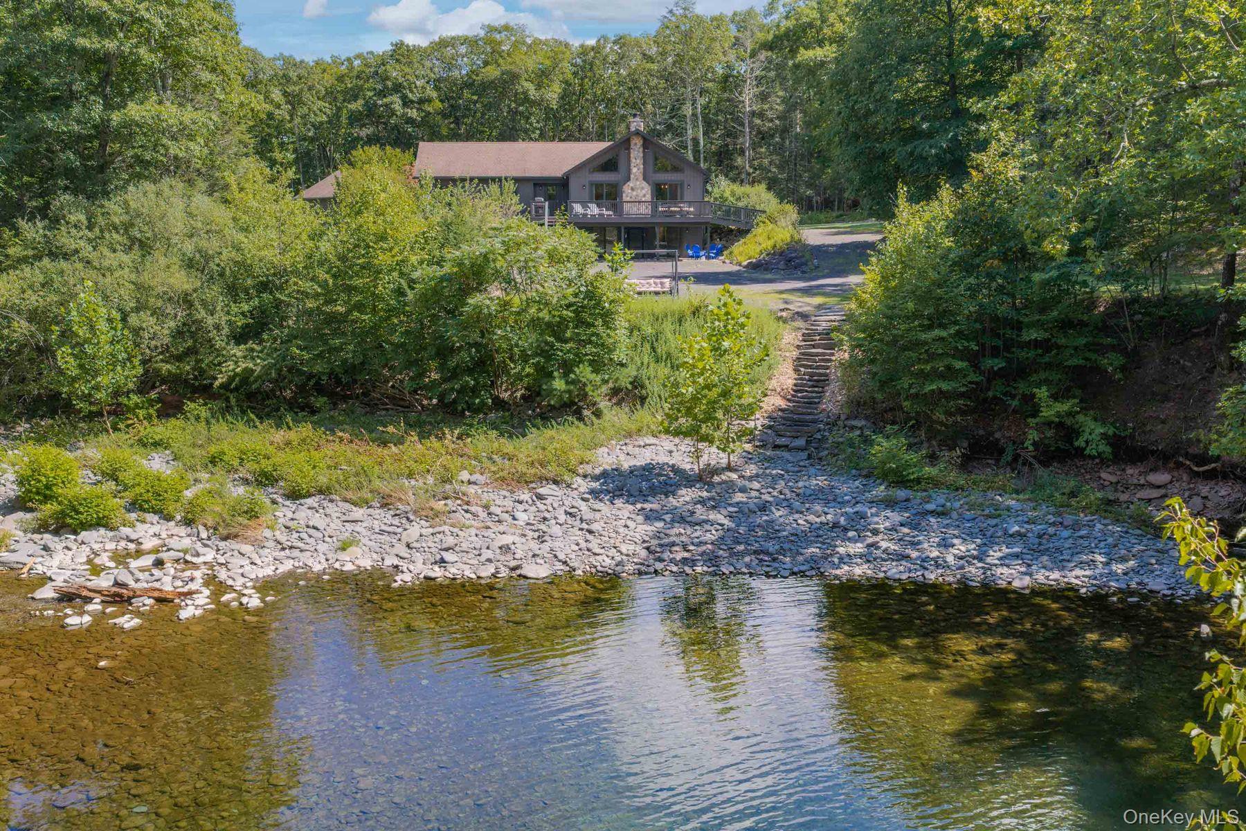 61 Woodland Falls Road, Saugerties NY 12477