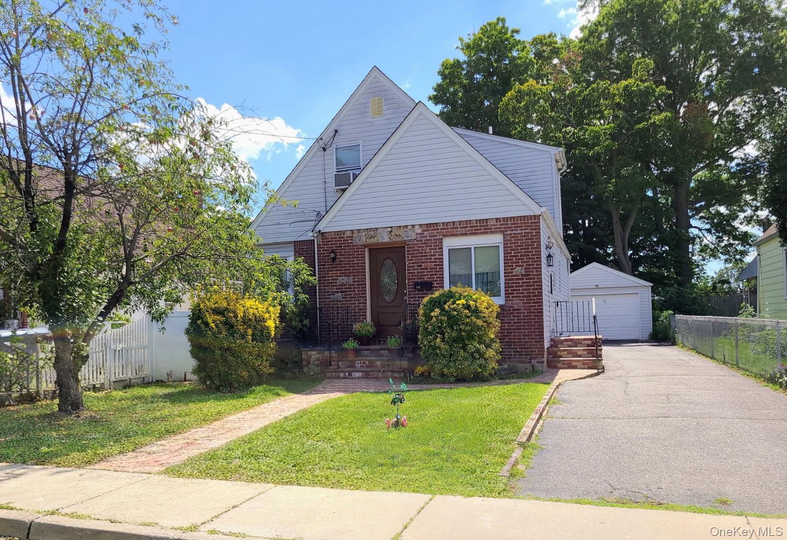 118 Wellington Street, Hempstead NY 11550