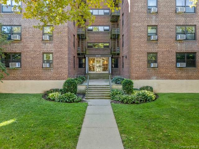 211-02 73rd Avenue Unit 1H, Bayside NY 11364