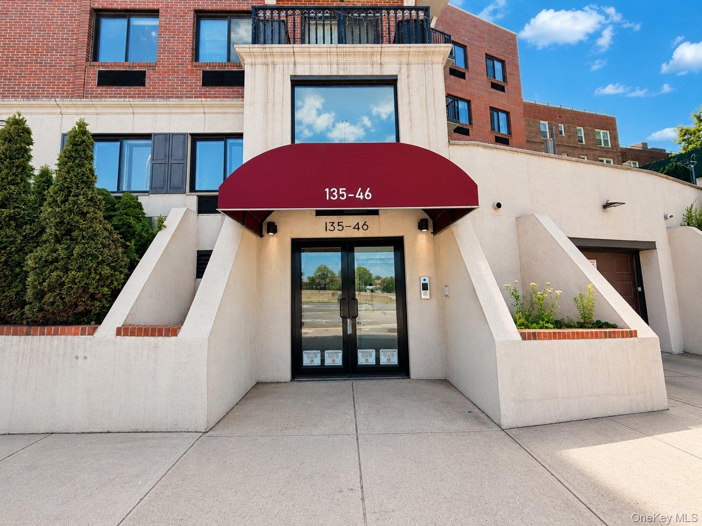 135-46 Grand Central Parkway Unit 4C, Briarwood NY 11435