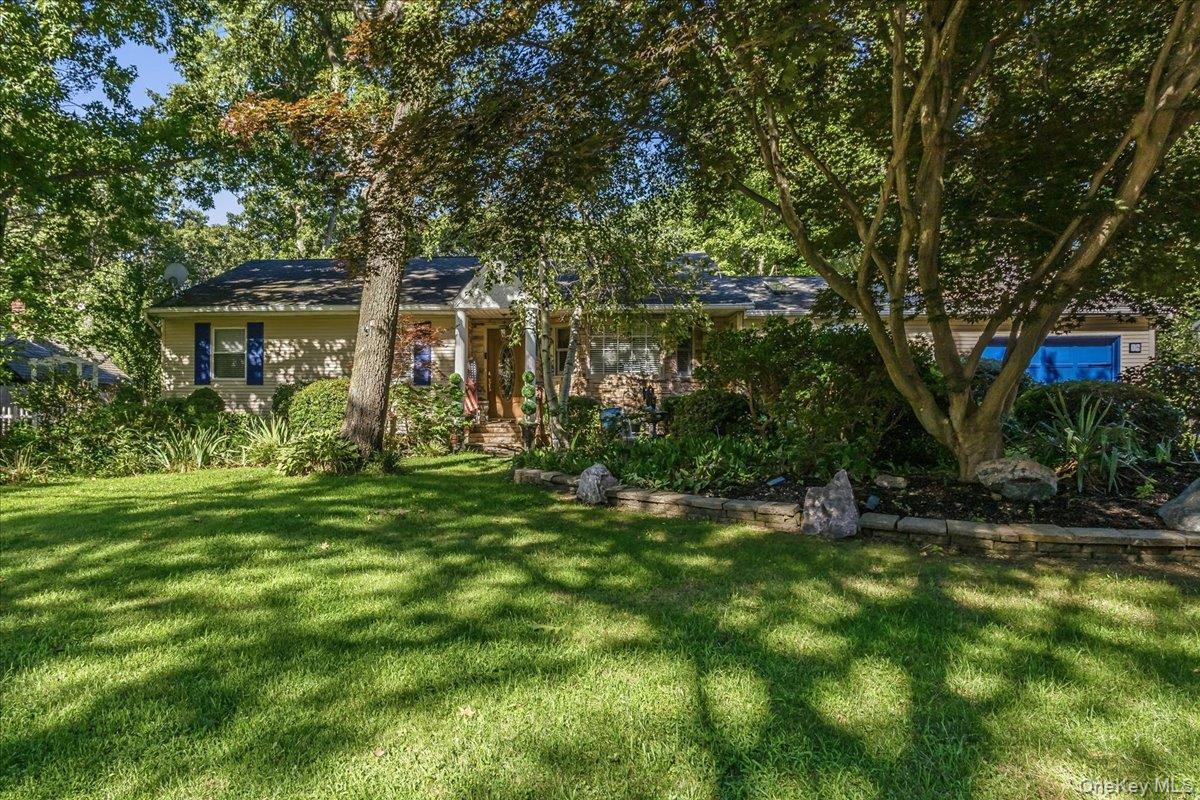 18 Linden Avenue, Kings Park NY 11754