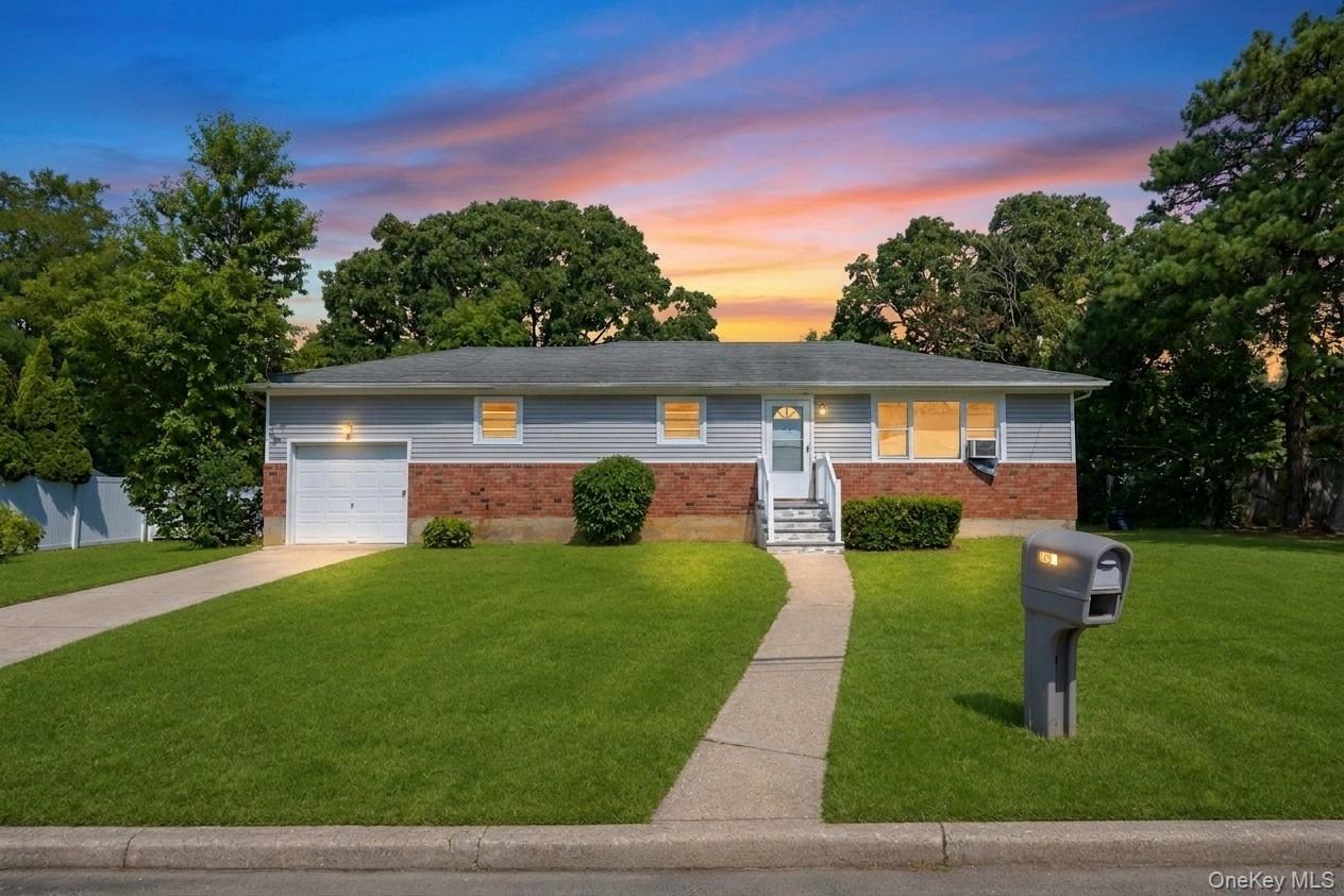 334 Robbins Street, Lindenhurst NY 11757