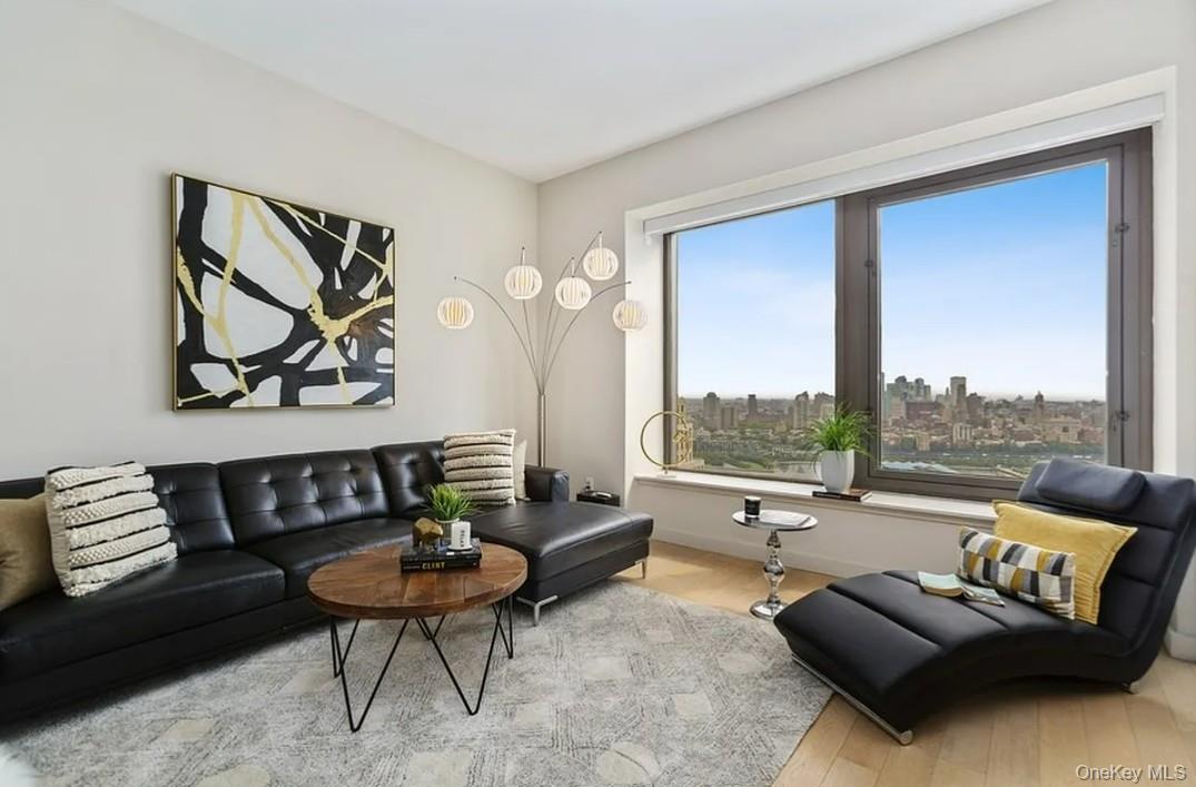 75 Wall Street Unit 36R, Manhattan NY 10005