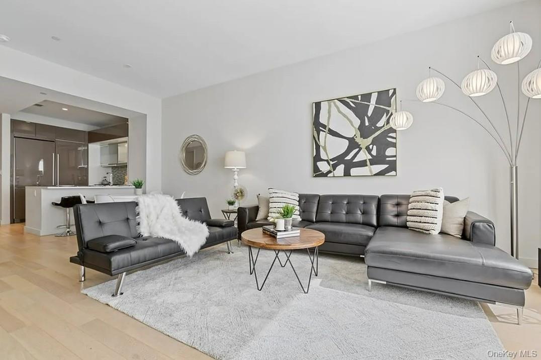 75 Wall Street Unit 36R, Manhattan NY 10005