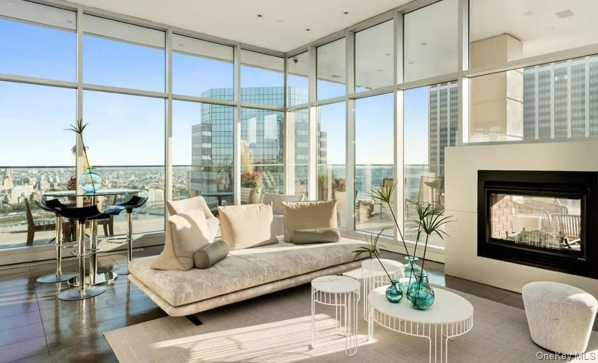 75 Wall Street Unit 36R, Manhattan NY 10005