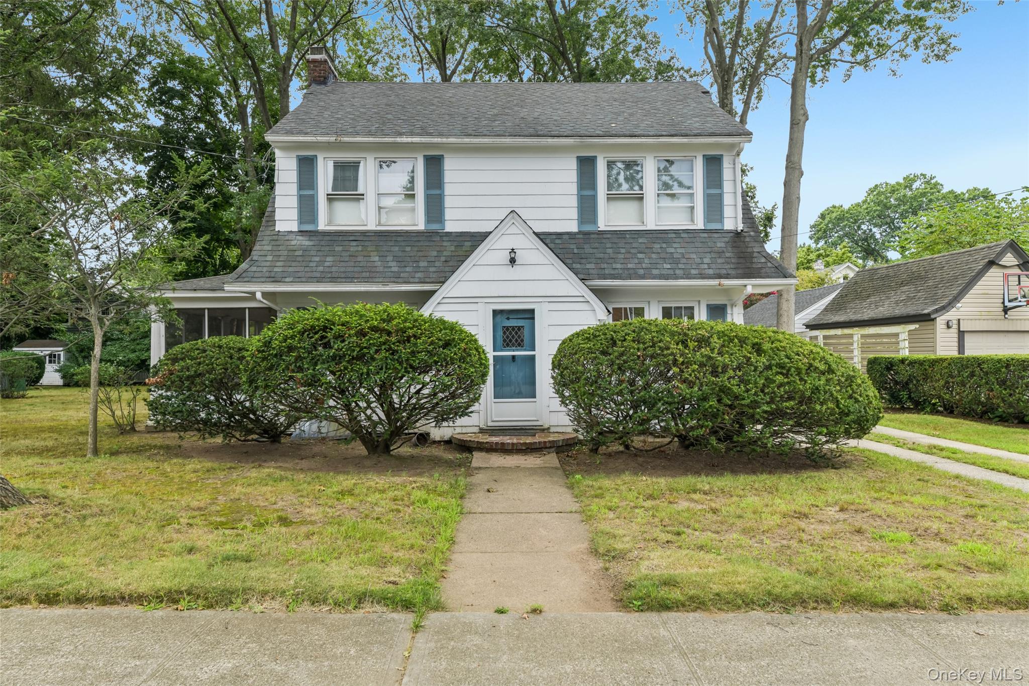 204 Auburn Street, East Williston NY 11596