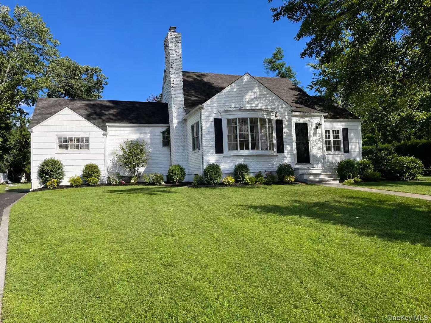 68 Woodbine Road, East Hills NY 11577