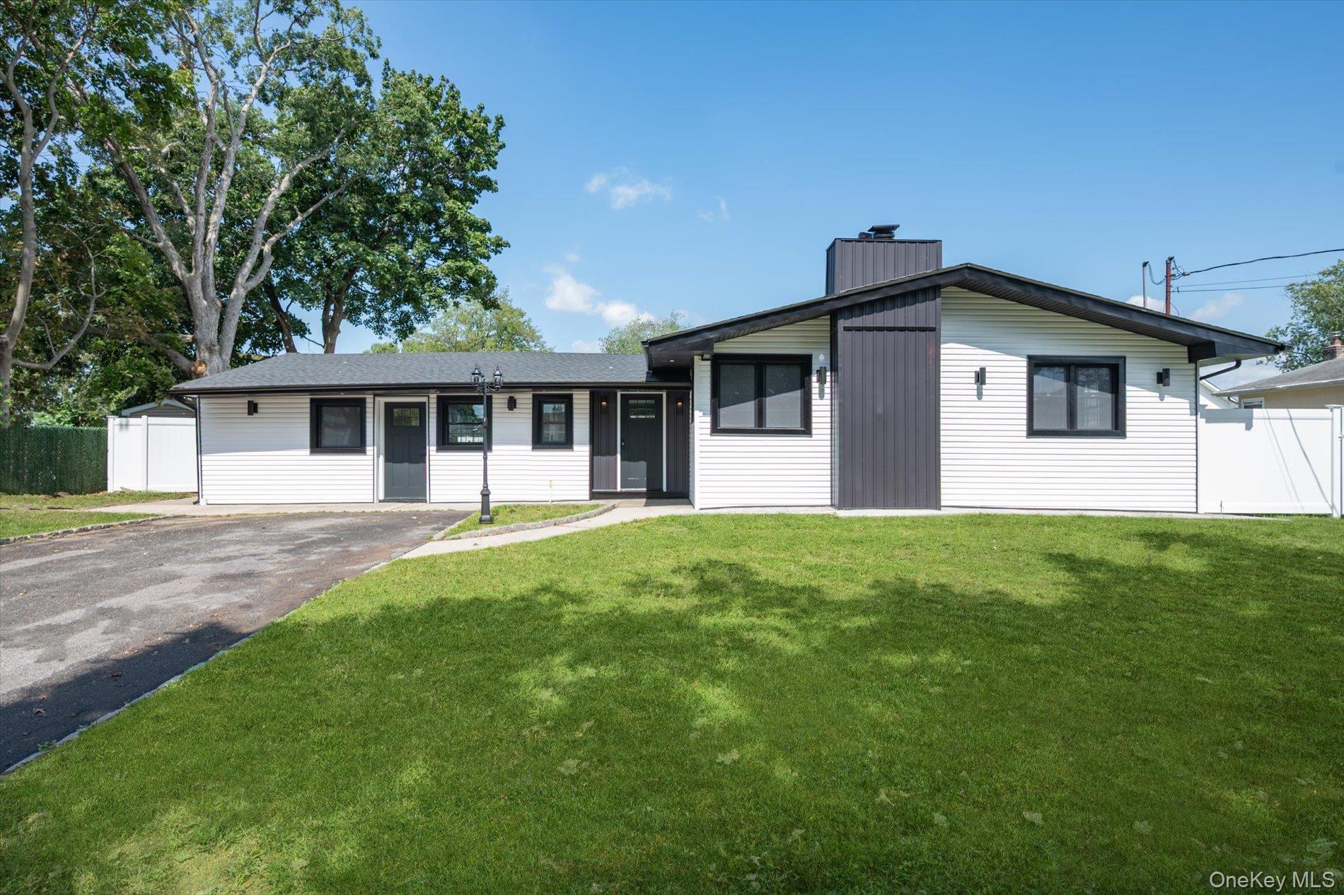 91 30th Street, Copiague NY 11726