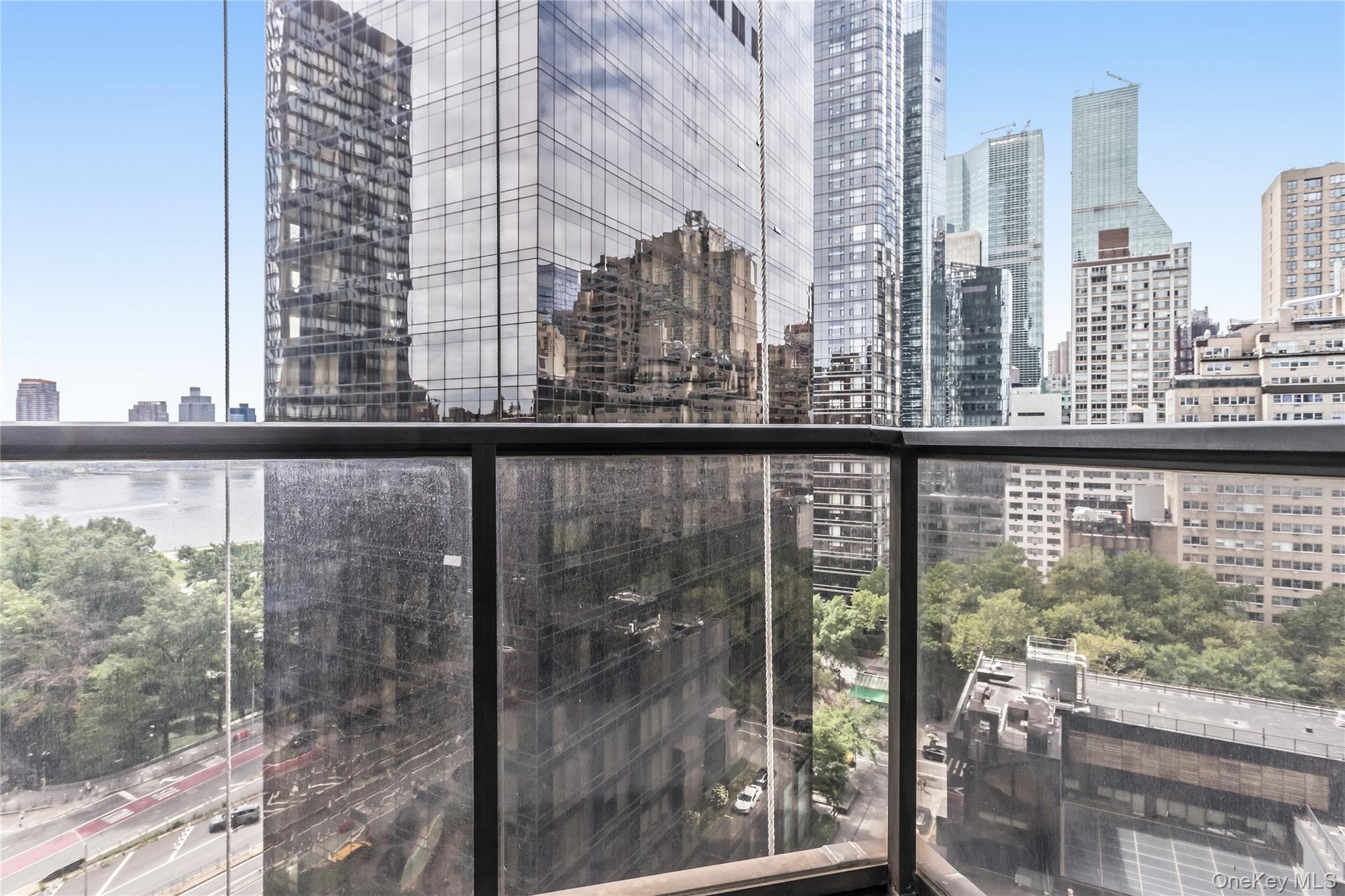 100 United Nations Plaza, Manhattan NY 10017
