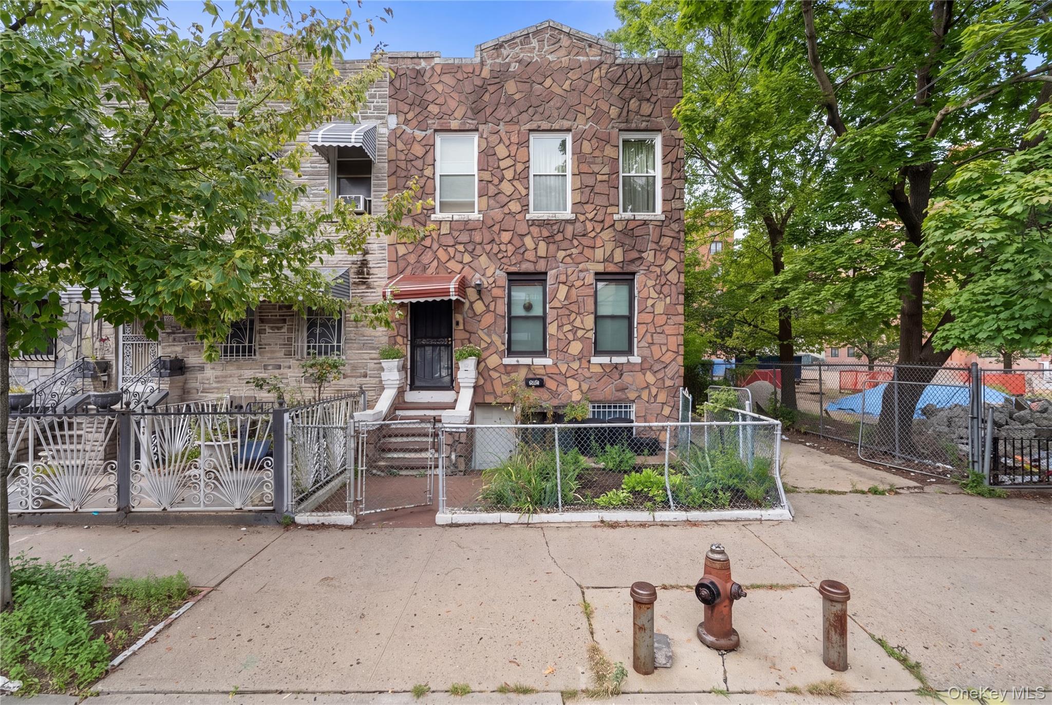 749 Taylor Avenue, Bronx NY 10473