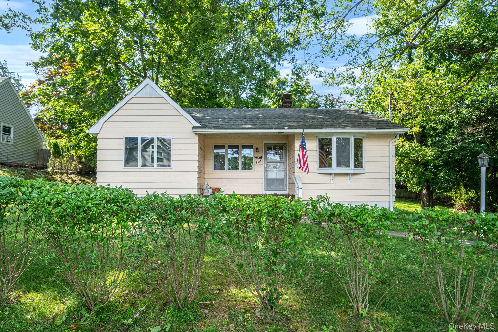 8 Triton Road, Rocky Point NY 11778