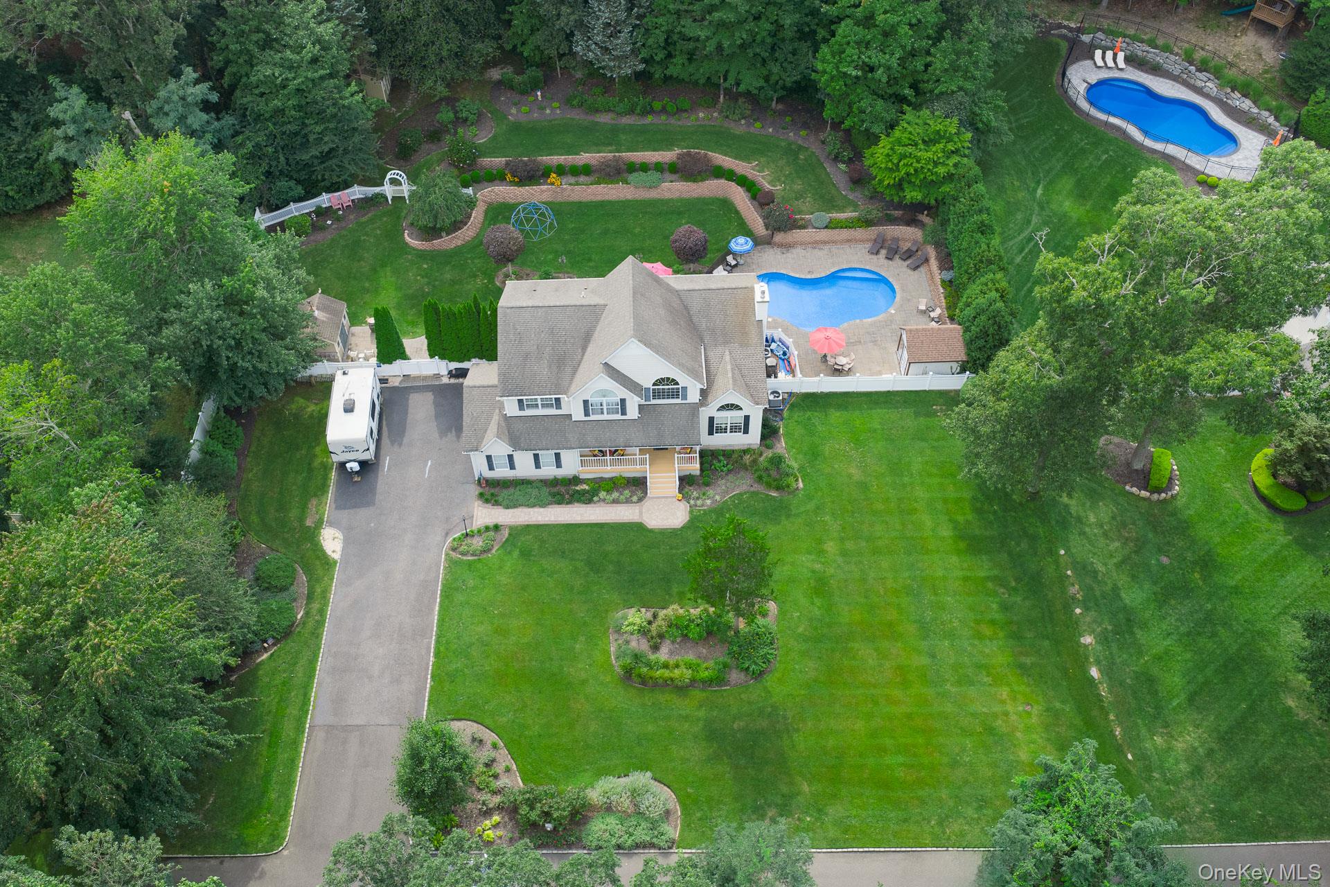 2835 N Wading River Road, Wading River NY 11792